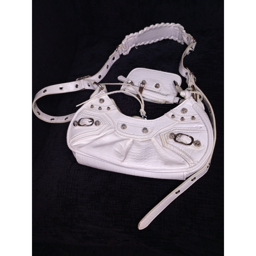 White Croc Embossed Studded Shoulder Bag with Coin Pouch Y2K Style Moto Purse